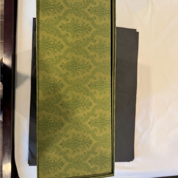 Gucci Gift Box - Picture 5 of 13